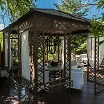 Anerada & - Pet Friendly Гостевой дом 4*