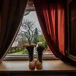 Anerada & - Pet Friendly Гостевой дом Mega Chorio