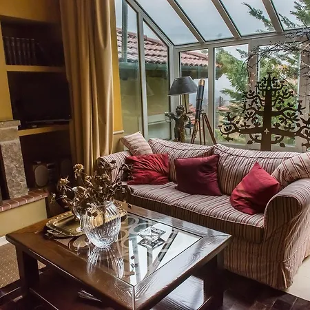 Anerada Pool & - Pet Friendly Mega Chorio