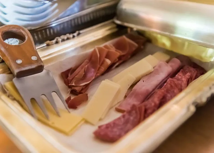 Πανσιόν Anerada & - Pet Friendly Mega Chorio